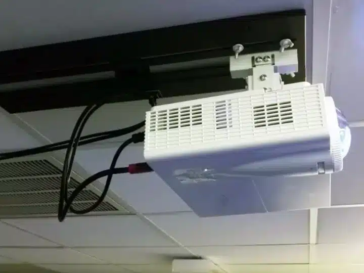 best projector ceiling moint